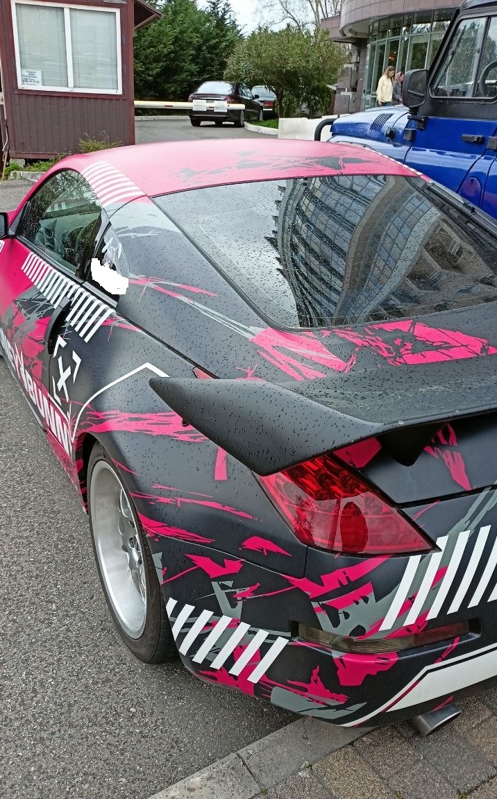 Nissan GTR и 350Z после тюнинга выхлопа и стайлинга